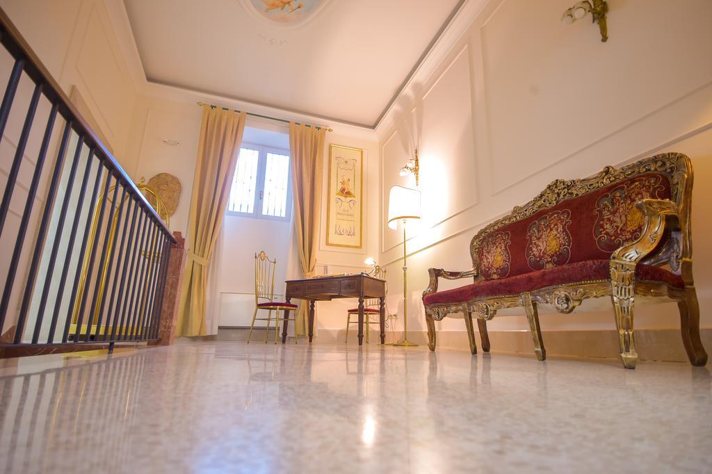 Bed and Breakfast Palazzo Liguori Кава-де'-Тіррені Екстер'єр фото