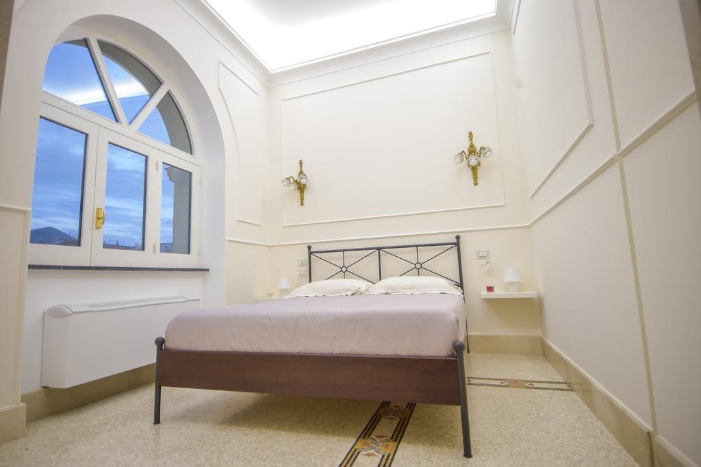 Bed and Breakfast Palazzo Liguori Кава-де'-Тіррені Екстер'єр фото