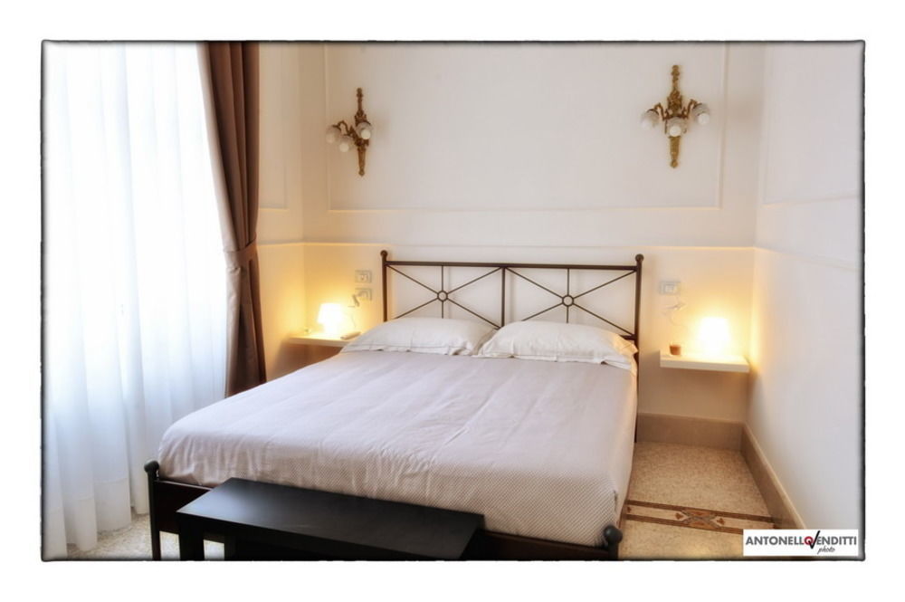 Bed and Breakfast Palazzo Liguori Кава-де'-Тіррені Екстер'єр фото